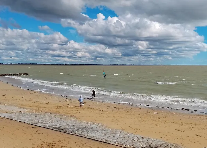 Maison 6-8 Personnes, 300m De La Casa de Férias