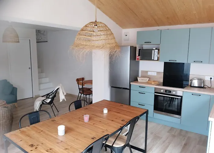 Maison 6-8 Personnes, 300m De La Casa de Férias